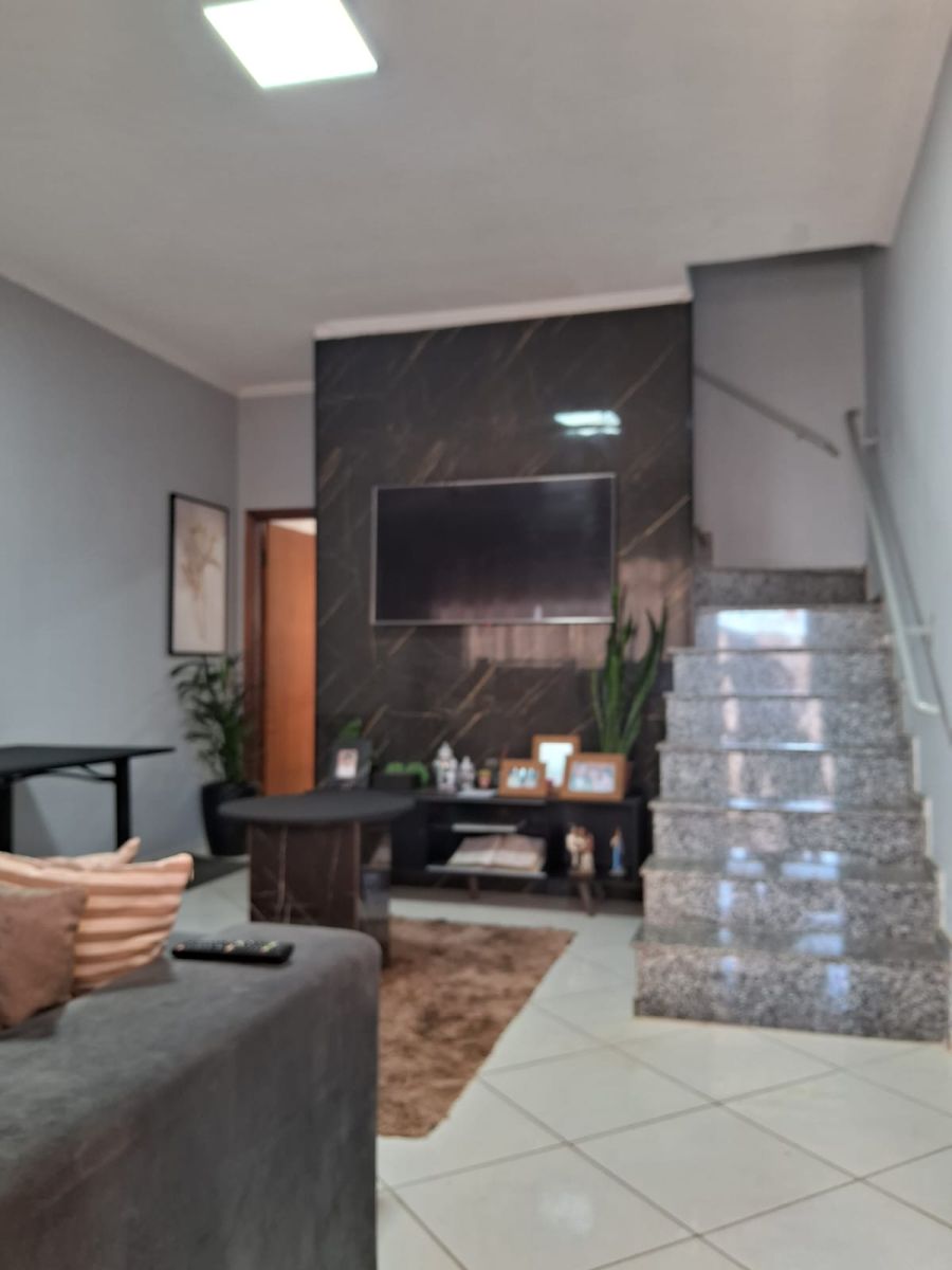 Sobrado Geminado - Venda - Vila Santa Terezinha - Pirassununga - SP
